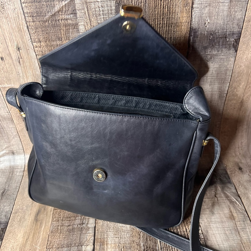 Ungaro Paris vintage Elegant dark blue Women's crossbody Bag - Picture 14 of 16